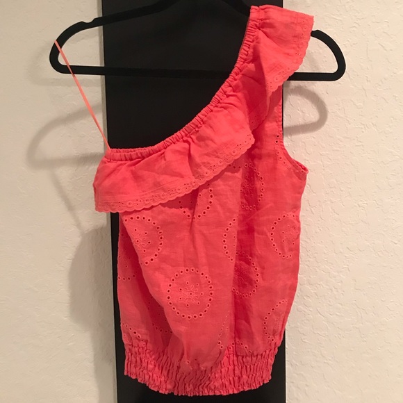 Price Firm-Express Shoulder Ruffle Top - Picture 5 of 8